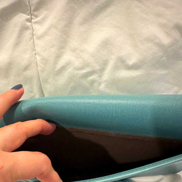 Matt & Nat Drew Large Vegan Crossbody Bag - Picture 7 of 12